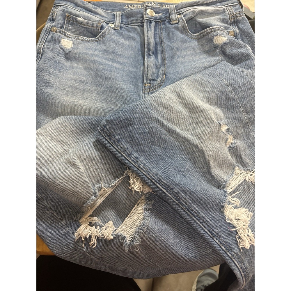 American Eagle Women's Jeans  Size 6 Light‎ Wash Heavy Distressing Straight Leg